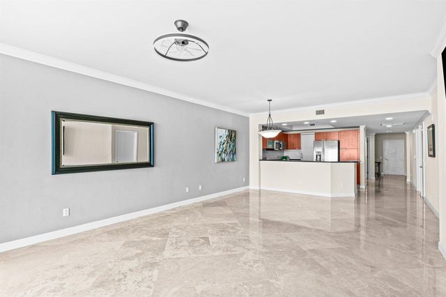 2650 Lake Shore Drive 703, Riviera Beach, FL 33404