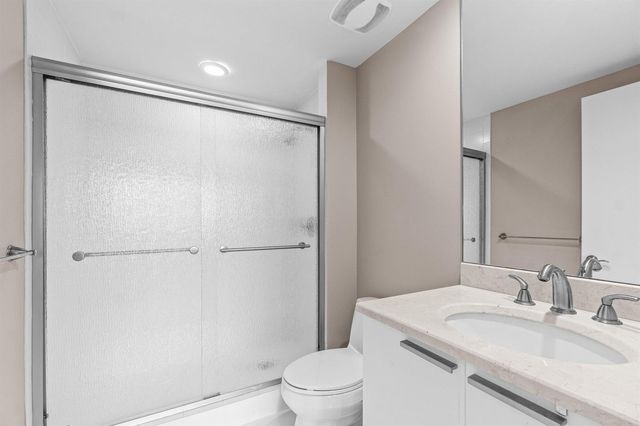 2650 Lake Shore Drive 703, Riviera Beach, FL 33404