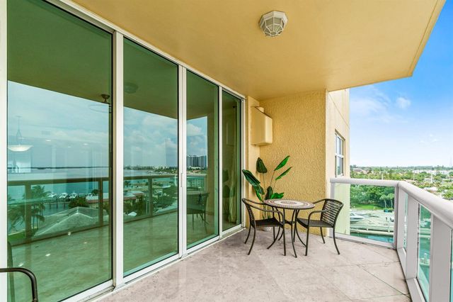 2650 Lake Shore Drive 703, Riviera Beach, FL 33404
