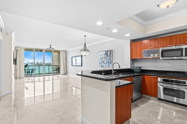 2650 Lake Shore Drive 703, Riviera Beach, FL 33404