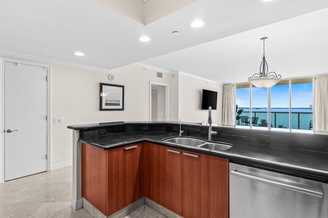 2650 Lake Shore Drive 703, Riviera Beach, FL 33404