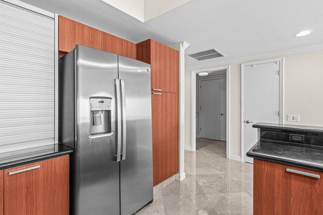 2650 Lake Shore Drive 703, Riviera Beach, FL 33404