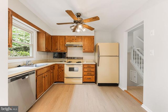 5626 FORT CORLORAN DR, Burke, VA 22015