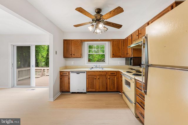 5626 FORT CORLORAN DR, Burke, VA 22015