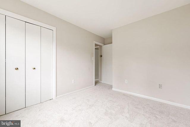 5626 FORT CORLORAN DR, Burke, VA 22015