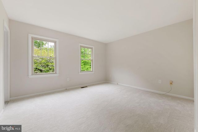 5626 FORT CORLORAN DR, Burke, VA 22015