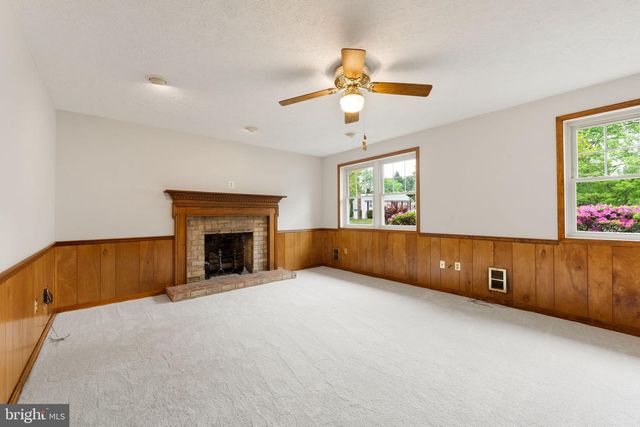 5626 FORT CORLORAN DR, Burke, VA 22015