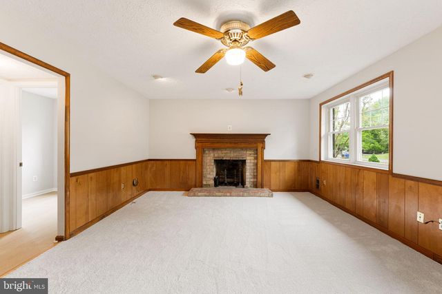 5626 FORT CORLORAN DR, Burke, VA 22015
