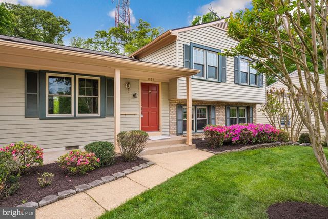 5626 FORT CORLORAN DR, Burke, VA 22015