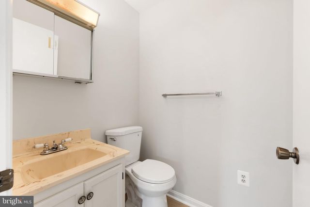 5626 FORT CORLORAN DR, Burke, VA 22015
