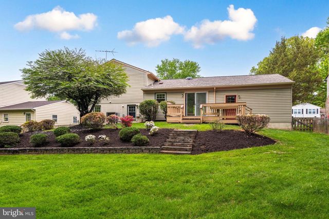 5626 FORT CORLORAN DR, Burke, VA 22015