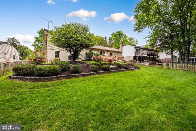 5626 FORT CORLORAN DR, Burke, VA 22015