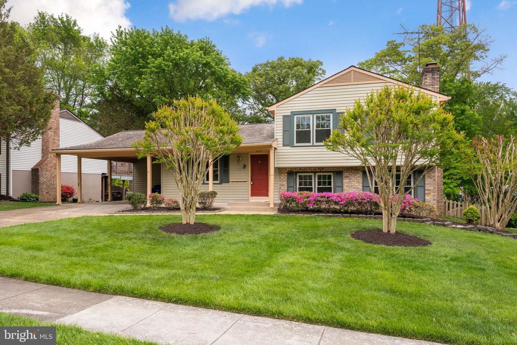 5626 FORT CORLORAN DR, Burke, VA 22015