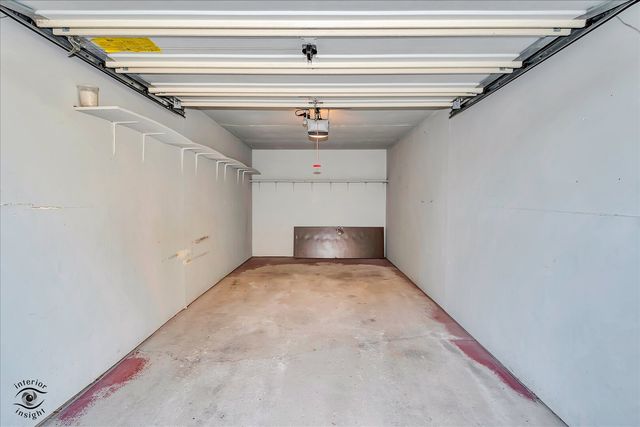 1327 Cass Lane E 301, Westmont, IL 60559