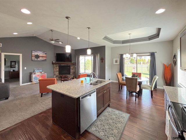 1240 N 97th Street, Lincoln, NE 68505