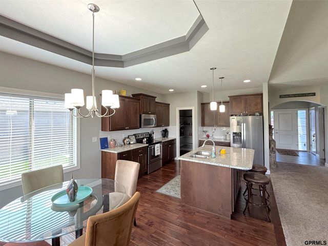 1240 N 97th Street, Lincoln, NE 68505