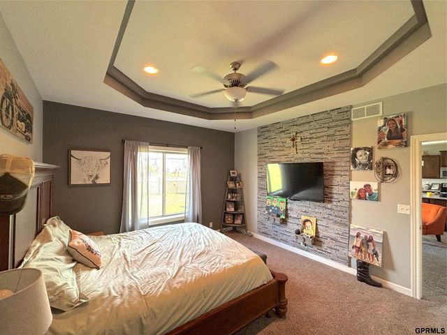 1240 N 97th Street, Lincoln, NE 68505