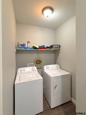 1240 N 97th Street, Lincoln, NE 68505