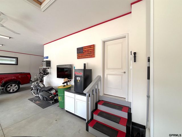 1240 N 97th Street, Lincoln, NE 68505