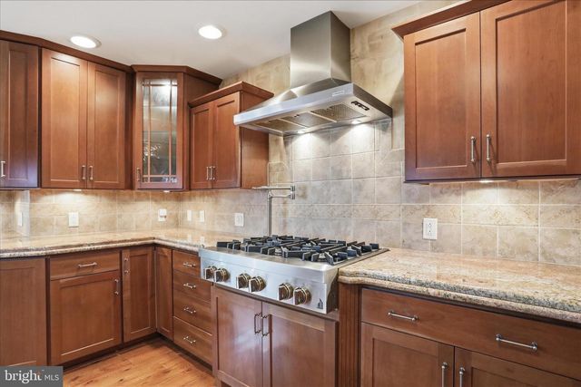 456 LINDMAN DR, Chambersburg, PA 17202
