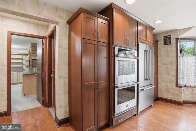 456 LINDMAN DR, Chambersburg, PA 17202