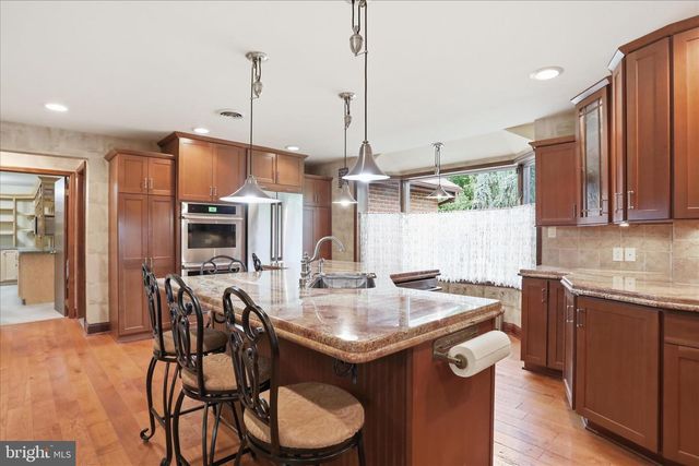 456 LINDMAN DR, Chambersburg, PA 17202