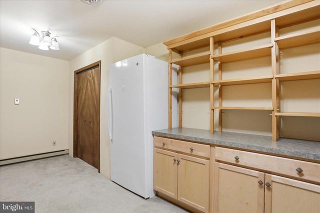 456 LINDMAN DR, Chambersburg, PA 17202