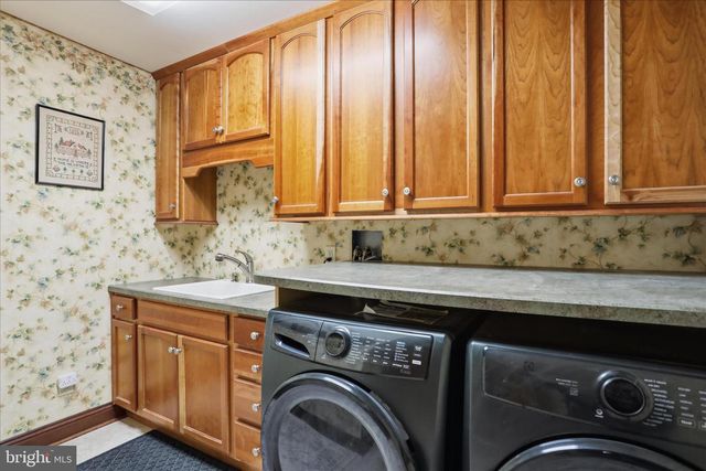 456 LINDMAN DR, Chambersburg, PA 17202