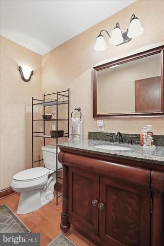 456 LINDMAN DR, Chambersburg, PA 17202