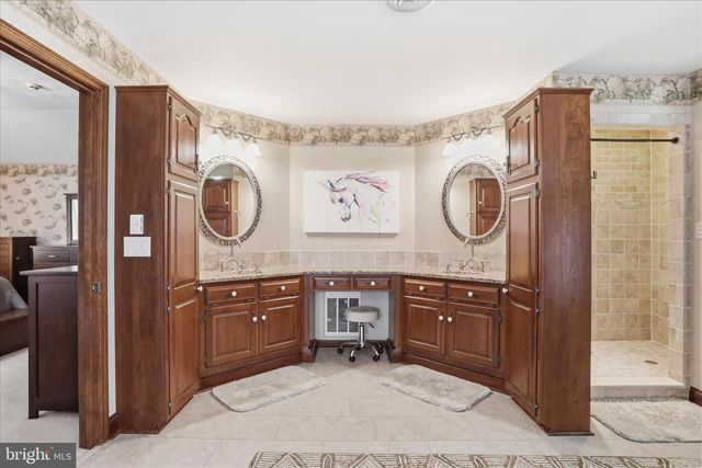 456 LINDMAN DR, Chambersburg, PA 17202