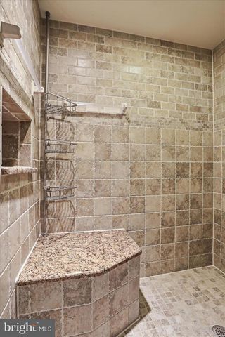 456 LINDMAN DR, Chambersburg, PA 17202