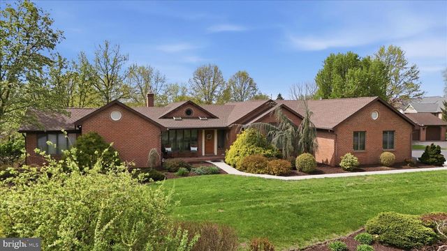 456 LINDMAN DR, Chambersburg, PA 17202