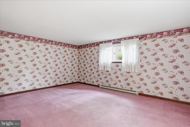 456 LINDMAN DR, Chambersburg, PA 17202