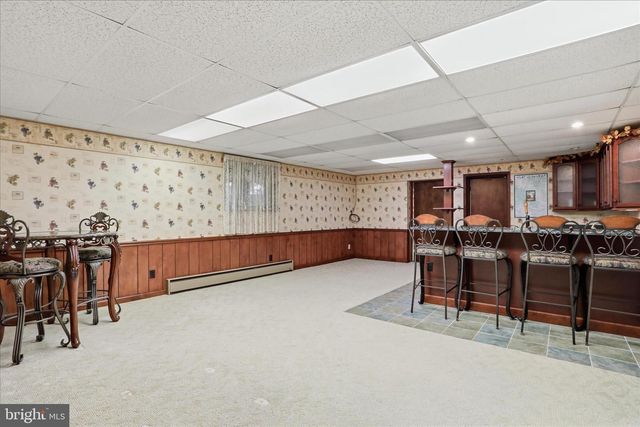 456 LINDMAN DR, Chambersburg, PA 17202