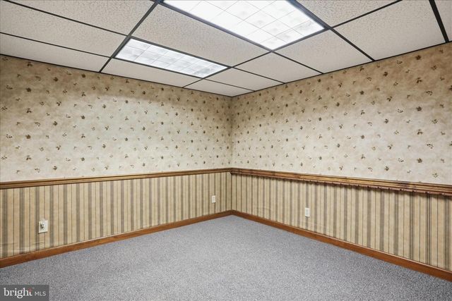 456 LINDMAN DR, Chambersburg, PA 17202