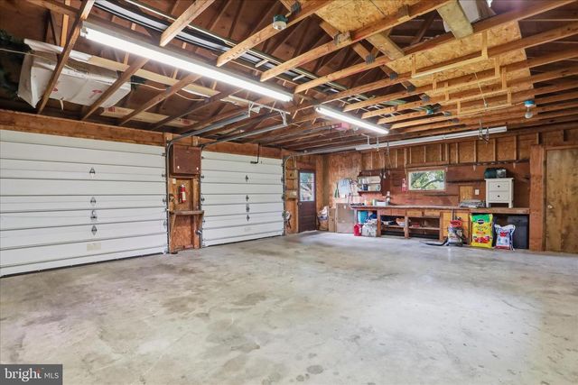 456 LINDMAN DR, Chambersburg, PA 17202