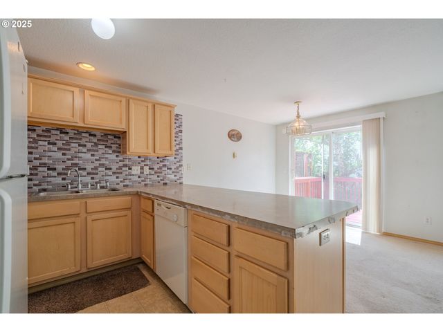 1115 W 33RD Way, Vancouver, WA 98660