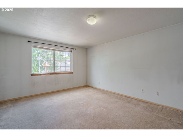 1115 W 33RD Way, Vancouver, WA 98660
