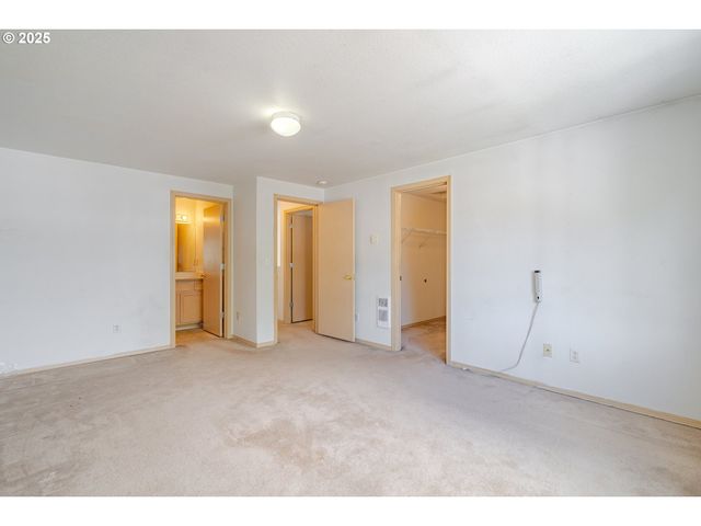 1115 W 33RD Way, Vancouver, WA 98660