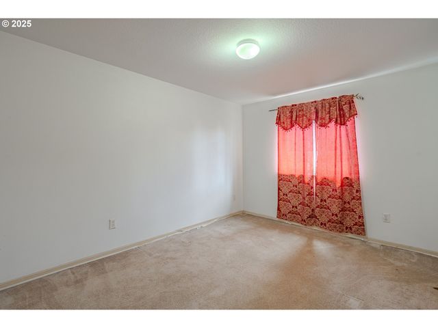 1115 W 33RD Way, Vancouver, WA 98660