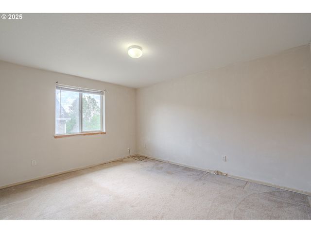1115 W 33RD Way, Vancouver, WA 98660