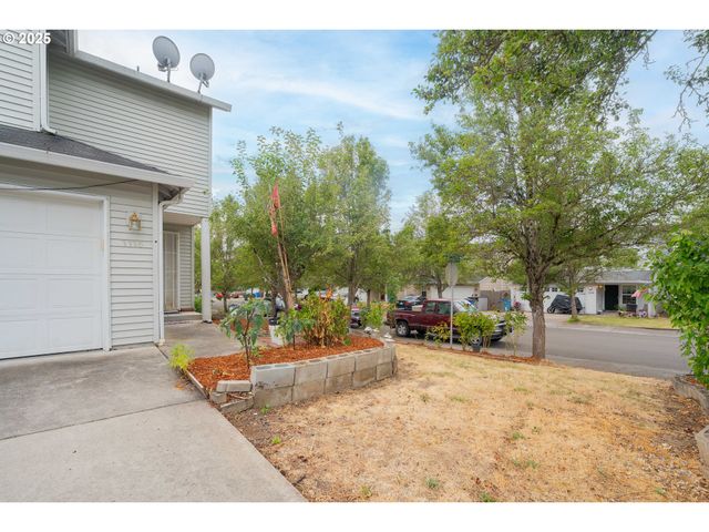 1115 W 33RD Way, Vancouver, WA 98660