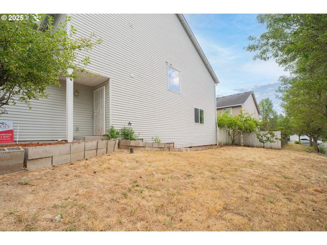 1115 W 33RD Way, Vancouver, WA 98660