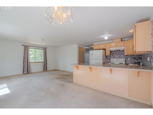 1115 W 33RD Way, Vancouver, WA 98660
