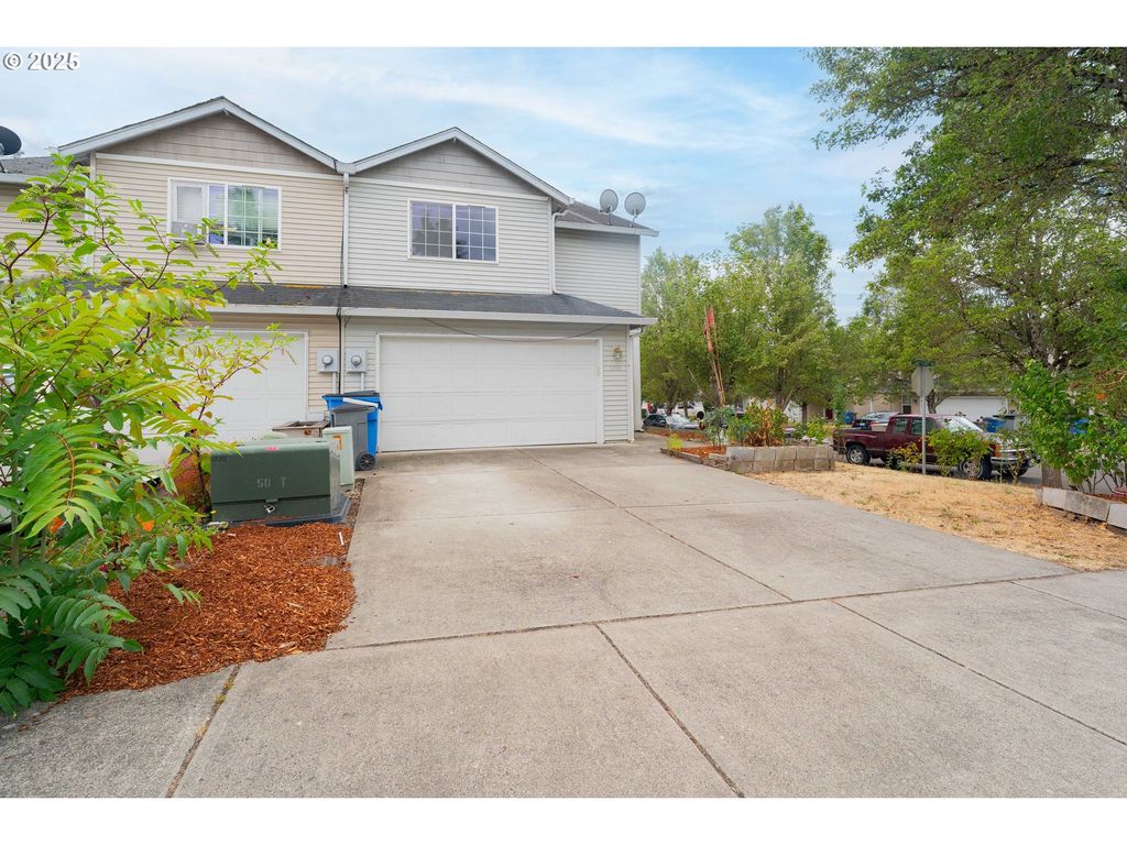 1115 W 33RD Way, Vancouver, WA 98660