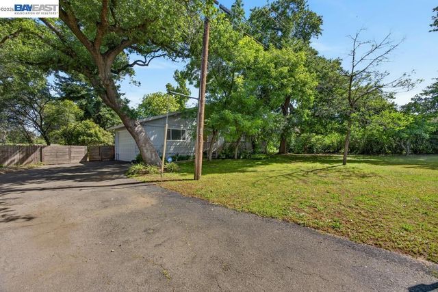 3590 Park Rd, Sacramento, CA 95841
