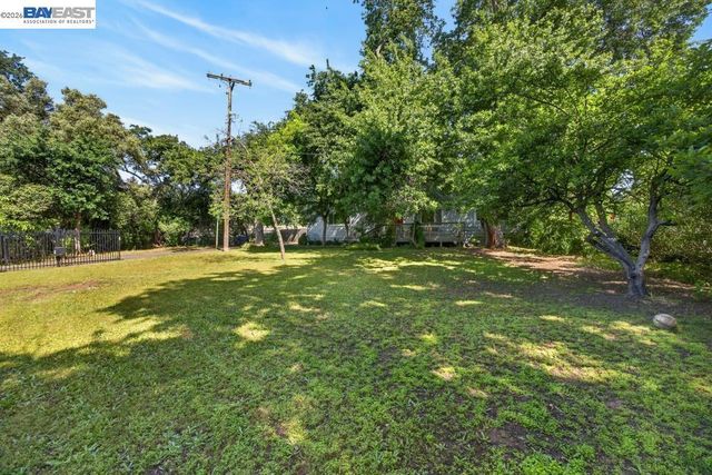 3590 Park Rd, Sacramento, CA 95841