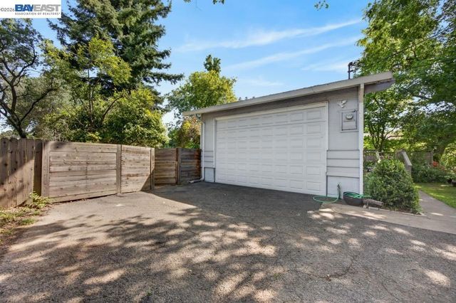 3590 Park Rd, Sacramento, CA 95841