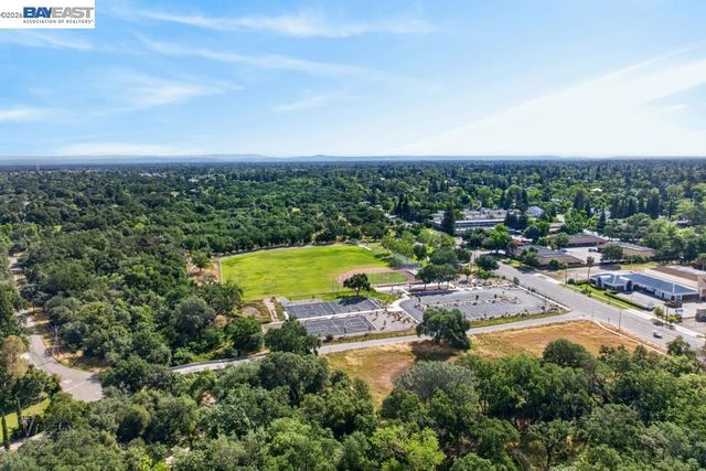 3590 Park Rd, Sacramento, CA 95841