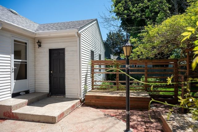 113 Oak St, Weymouth, MA 02190